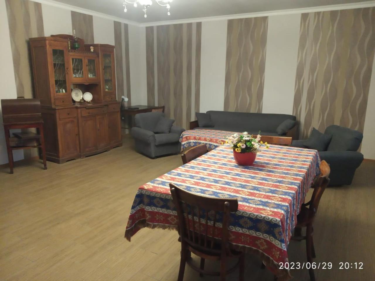 Em&Ri Guest House In Odzun ภายนอก รูปภาพ